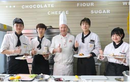 �����¶������ѧУ